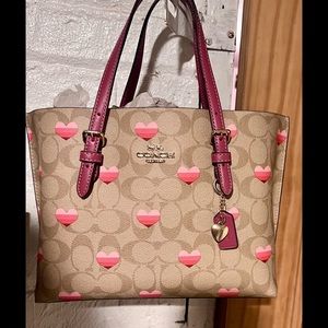 Coach heart mollie tote